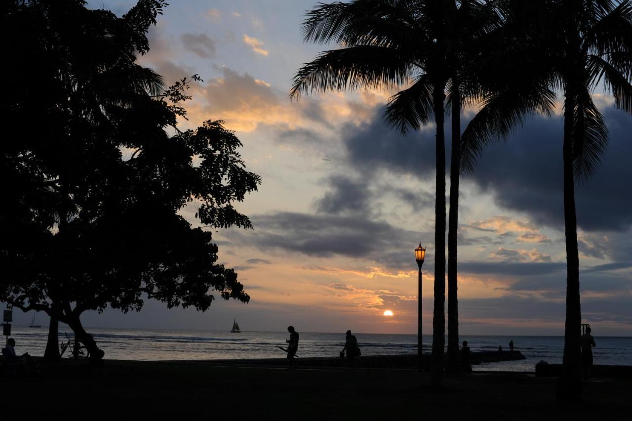 Free Parking, Pool, Sauna, Spa, Wifi, Bbq, Ac - Waikiki Banyan Honolulu Dış mekan fotoğraf