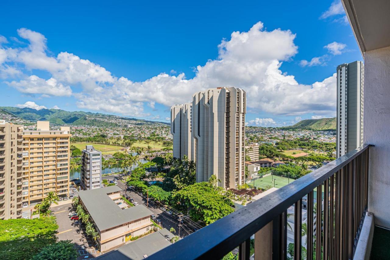 Free Parking, Pool, Sauna, Spa, Wifi, Bbq, Ac - Waikiki Banyan Honolulu Dış mekan fotoğraf